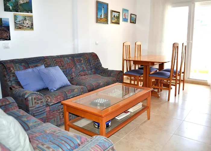 아파트 Carrer Salpa Diii, 2 Dormitorios, By Bookindenia *