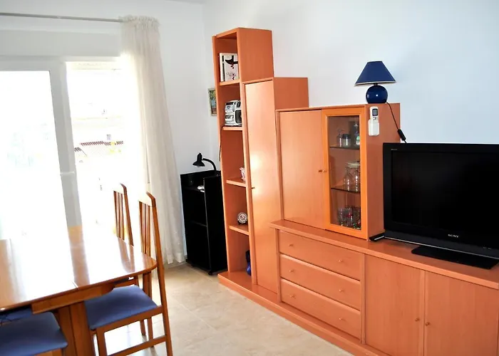 아파트 Carrer Salpa Diii, 2 Dormitorios, By Bookindenia